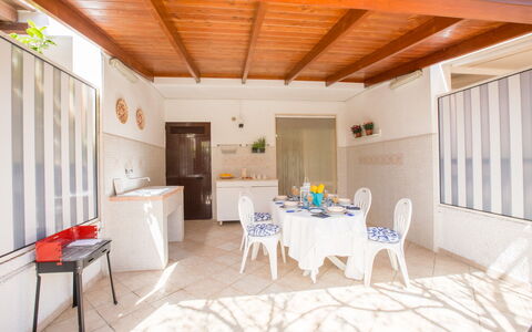 Villa Anna: Proprietà, Camera, Costruzione, Interior Design, Casa, Immobiliare, Mobilia, Casa, Sala Da Pranzo, Soffitto