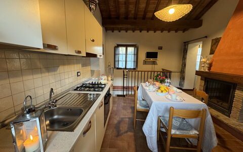 Podere Di Mero Casolare: Mobilia, Interior Design, Pavimentazione, Legna, Casa, Pavimento, Camera, Cucina, Casa, Illuminazione