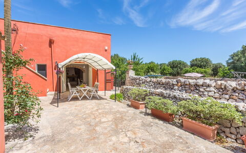 Masseria Pagliamonte: Cielo, Pianta, Nube, Proprietà, Paesaggio, Zona Residenziale, Albero, Area Rurale, Tempo Libero, Facciata