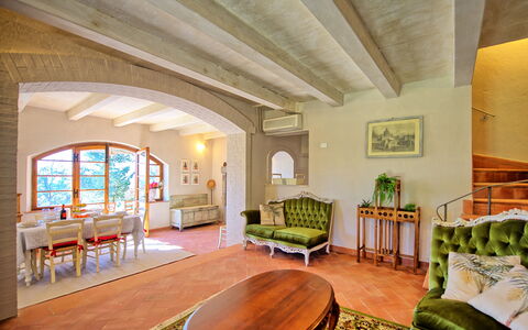 Casa Fioraie: Camera, Costruzione, Proprietà, Interior Design, Soffitto, Soggiorno, Mobilia, Immobiliare, Casa, Pavimento