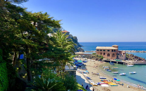 Dai Fiorentini - Apartment In Levanto: Costa, Mare, Cielo, Azzurro, Proprietà, Albero, Vacanza, Spiaggia, Cittadina, Riva