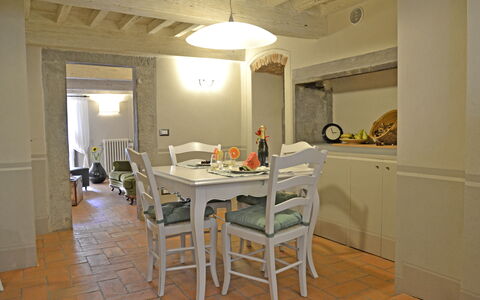 Appartamento Tommasi Fierli: Camera, Proprietà, Mobilia, Costruzione, Interior Design, Pavimento, Casa, Sala Da Pranzo, Soffitto, Tavolo