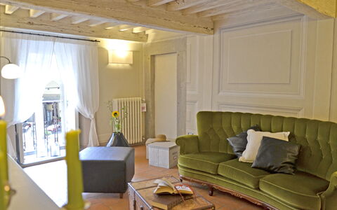Appartamento Tommasi Fierli: Soggiorno, Camera, Proprietà, Mobilia, Interior Design, Costruzione, Giallo, Soffitto, Casa, Parete