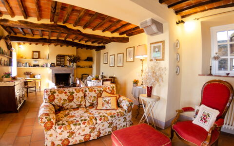 La Casa Del Sole: Proprietà, Camera, Costruzione, Mobilia, Soggiorno, Casa, Immobiliare, Soffitto, Interior Design, Casa