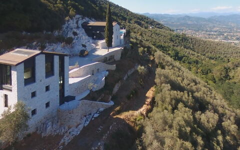 Villetta Farfallina: Proprietà, Fenomeno Geologico, Hill Station, Fotografia Aerea, Montagna, Casa, Architettura, Villaggio, Fotografia, Costruzione