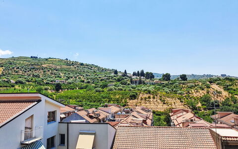 Sinago: Zona Residenziale, Tetto, Quartiere, Cittadina, Casa, Casa, Sobborgo, Villaggio, Balcone, Paesino Di Montagna