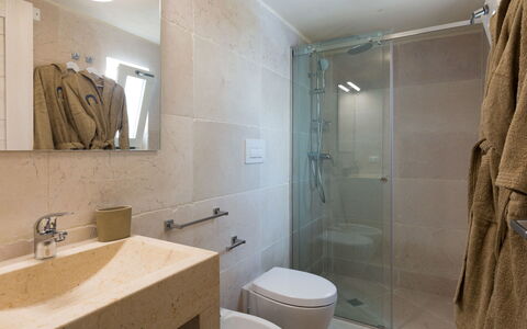 Corte dei Messapi | Sleeps 24: Idraulico Fixture, Camera, Architettura, Proprietà, Parete, Interior Design, Lavandino Del Bagno, Gabinetto, Piastrella, Toilet Seat