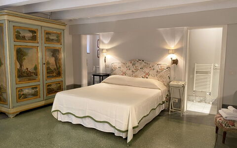 Il Mezzanino: Camera Da Letto, Mobilia, Letto, Camera, Telaio Del Letto, Lenzuolo, Proprietà, Bedding, Materasso, Interior Design