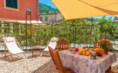 Portovecchio Apartments - Levanto: Proprietà, Immobiliare, Casa, Costruzione, Camera, Giallo, Vacanza, Estate, Ricorrere, Casa