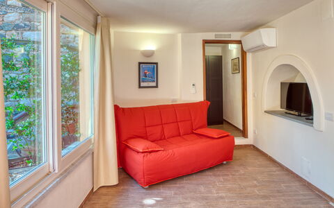 Portovecchio Apartments - Levanto: Interior Design, Mobilia, Pavimentazione, Legna, Pavimento, Camera, Soffitto, Divano, Soggiorno, Appartamento