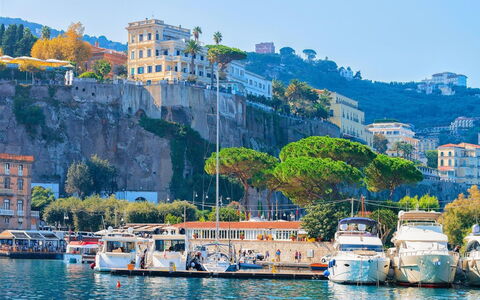 Parsano Home: Acqua, Cielo, Barca, Risorse Idriche, Moto D'Acqua, Pianta, Veicolo, Blu, Costruzione, Azzurro