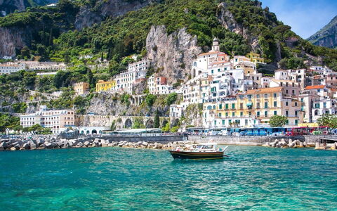 49 Little House: Acqua, Montagna, Costruzione, Cielo, Barca, Azzurro, Blu, Costiera E Morfologie Oceanic, Corpo D'Acqua