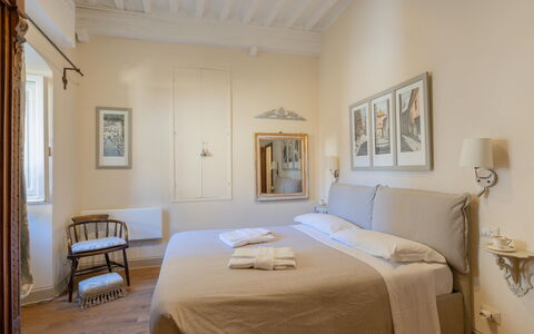 Casa Annateresa: Mobilia, Proprietà, Cornice, Azzurro, Comfort, Legna, Interior Design, Illuminazione, Porta