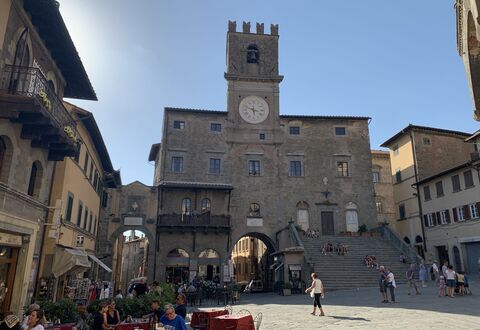 Casa Annateresa: Cittadina, Città, Spazio Pubblico, Insediamento Umano, La Piazza Cittadina, Costruzione, Architettura, Turismo, Architettura Medievale, Strada