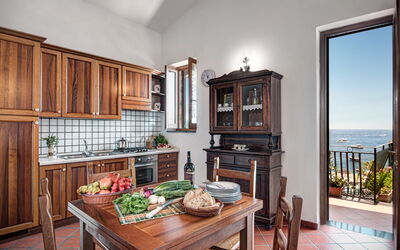 la-baia-dello-chalet-massa-lubrense-appartamento-cucina