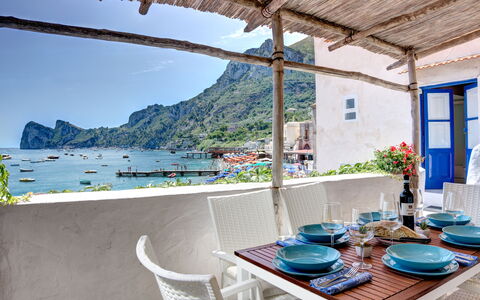 la-casa-sul-mare-delle-sirene-marina-del-cantone-appartamento-terrazza