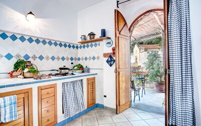 casetta-in-spiaggia-marina-del-cantone-appartamento-cucina