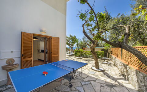 Villa Nerano: Proprietà, Camera, Costruzione, Casa, Immobiliare, Villa, Albero, Appartamento, Interior Design, Vacanza