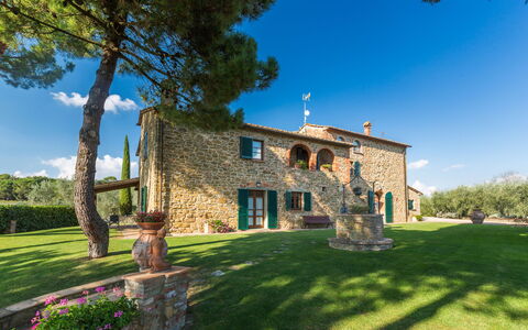 Villa Poggiospinoso: Proprietà, Casa, Estate, Casa, Costruzione, Cielo, Immobiliare, Erba, Albero, Architettura