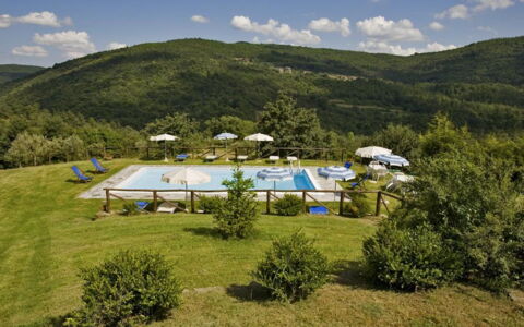 Villa Il Biancospino: Pianta, Nube, Cielo, Montagna, Comunita 'Impianto, Paesaggio Naturale, Shade, Lotto, Highland, Albero