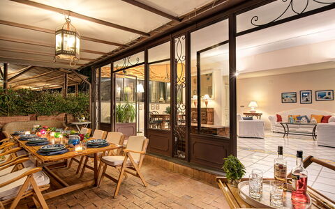 Country Lemonvilla: Pianta, Tavolo, Mobilia, Proprietà, Sedia, Vaso Di Fiori, Pianta Della Casa, Interior Design, Illuminazione, Architettura