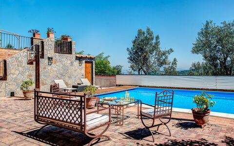Country Lemonvilla: Acqua, Cielo, Pianta, Proprietà, Piscina, Costruzione, Mobili Da Esterno, Interior Design, Albero, Shade
