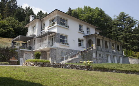 Villa Ermelinda: Pianta, Cielo, Costruzione, Proprietà, Finestra, Albero, Casa, Lotto, Porta