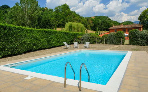 Villa Rossa: Piscina, Blu, Proprietà, Tempo Libero, Aqua, Immobiliare, Arbusto, Azzurro, Turchese