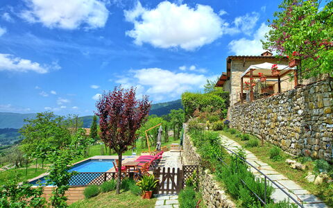 Villa Ancora: Nube, Pianta, Cielo, Costruzione, Paesaggio Naturale, Albero, Casa, Vegetazione, Biome, Urban Design