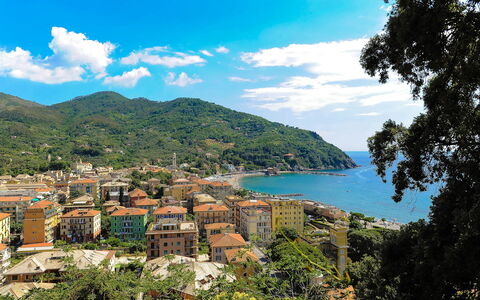 Studio Paola - Levanto: Nube, Cielo, Acqua, Montagna, Pianta, Costruzione, Azzurro, Paesaggio Naturale, Albero, Vegetazione