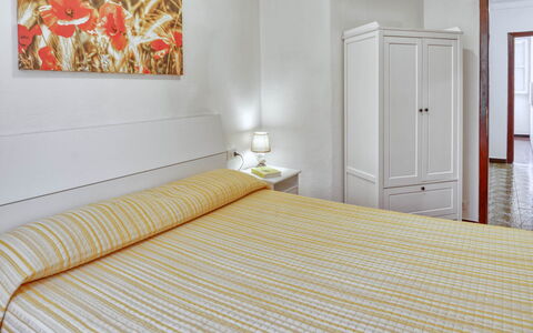 Nina Home - Levanto: Mobilia, Proprietà, Comfort, Porta, Costruzione, Legna, Tessile, Arancia, Shade, Interior Design