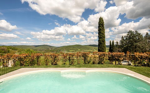 Valdambra Villa: Paesaggio, Piscina, Giardino, Landscaping, Eco Hotel, Hacienda, Agriturismo, Villa, Cortile