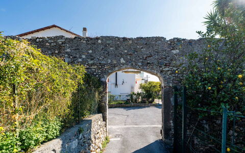 Marisol: Appartamento, Ricorrere, Sedia, Shade, Balcone, Cucina & Sala Da Pranzo Tavolo, Ristorante, Eco Hotel, Hotel