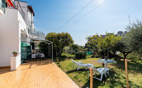 Marisol: Appartamento, Ricorrere, Sedia, Shade, Balcone, Cucina & Sala Da Pranzo Tavolo, Ristorante, Eco Hotel, Hotel