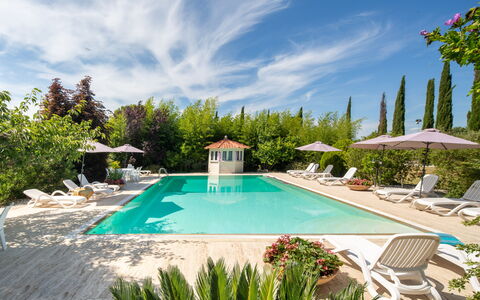 Villa Lorenzana: Acqua, Pianta, Nube, Cielo, Piscina, Azzurro, Albero, Arecales, Costruzione, Mobili Da Esterno