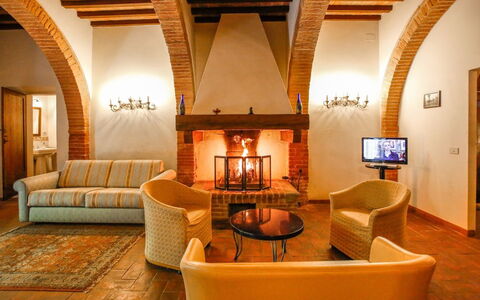 Castelletto Weddings And Events: Mobilia, Proprietà, Comfort, Legna, Sedia, Tavolo, Arancia, Interior Design, Illuminazione, Soggiorno