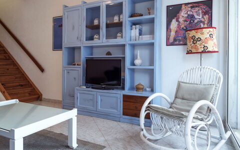 La Terrazza Di Santa Marinella: Proprietà, Mobilia, Cabinetry, Azzurro, Mensola, Legna, Interior Design, Comfort, Architettura, Scaffalature
