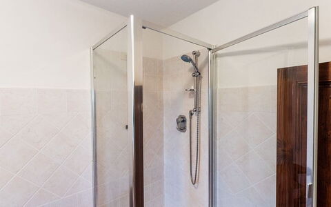 Villa Taragnano: Soffione Doccia, Idraulico Fixture, Doccia Porta, Doccia Bar, Doccia, Porta, Bagno, Pannello Doccia, Interior Design