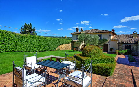 Villa Paneretta: Pianta, Cielo, Nube, Proprietà, Costruzione, Verde, Paesaggio Naturale, Lotto, Finestra, Albero