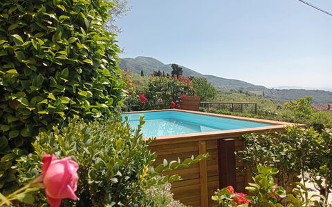 Alla Collina Del Sole: Geografia Montane, Piscina, Collina, Catena Montuosa, Eco Hotel, Giardino, Ricorrere, Cresta, Backyard, Landscaping