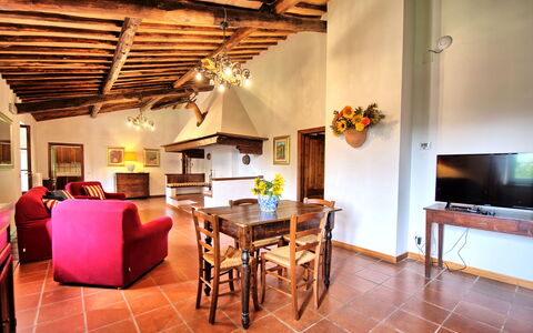 Palazzo Bello: Mobilia, Tavolo, Proprietà, Sedia, Legna, Illuminazione, Interior Design, Pianta Della Casa, Architettura, Soggiorno
