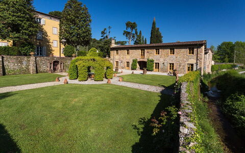 Villa Vaccoli: Pianta, Cielo, Proprietà, Albero, Costruzione, Lotto, Finestra, Erba, Paesaggio, Hedge