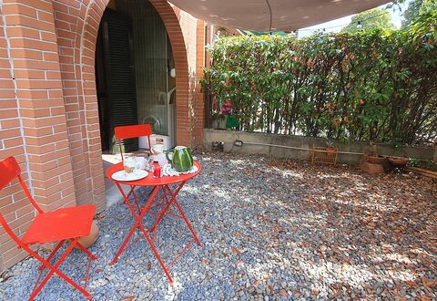 Bianca: Proprietà, Mobilia, Tavolo, Pianta, Mobili Da Esterno, Sedia, Tavolo Esterno, Costruzione, Shade, Legna