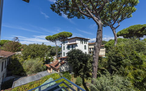 Residenza Morin: Cielo, Nube, Costruzione, Giorno, Proprietà, Pianta, Finestra, Azzurro, Botanica, Albero