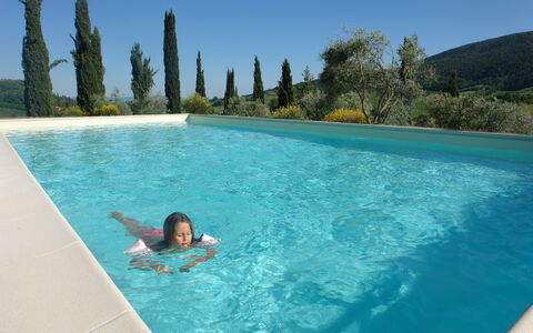 Tenuta Le Sodole: Acqua, Cielo, Natura, Azzurro, Verde, Blu, Pianta, Albero, Piscina, Tempo Libero