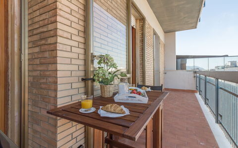 Cattolica Sea Loft: Tavolo, Proprietà, Tavola, Costruzione, Finestra, Cibo, Legna, Cielo, Interior Design, Shade