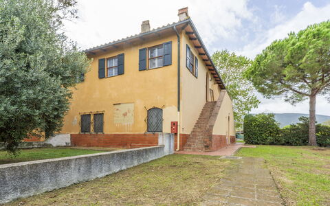 Holiday Home Giannella: Pianta, Costruzione, Proprietà, Cielo, Finestra, Albero, Nube, Lotto, Erba, Villetta