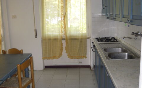 Casa Argentario: Lavandino Della Cucina, Lavello, Cabinetry, Rubinetto, Cucina, Interior Design, Cucina Stufa, Legna, Controsoffitto, Pavimento