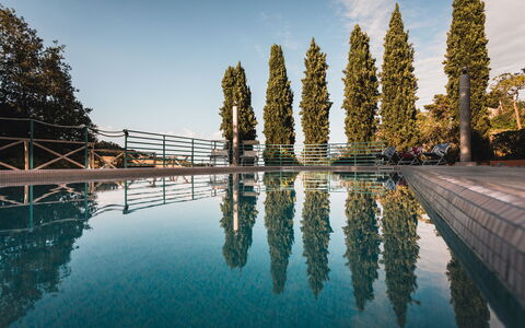 Villa Millefiori: Acqua, Cielo, Risorse Idriche, Giorno, Natura, Nube, Paesaggio Naturale, Albero, Alveo, Banca