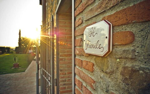 Il Fienile Holiday Home: Pianta, Costruzione, Legna, Arancia, Muratura, Albero, Brick, Cielo, Area Rurale, Manto Stradale